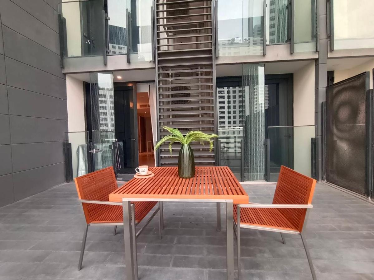 Sukhumvit 11#luxury#pool#gym#bts Nana&mrt Sukhumvit#1br#max2ppl Căn hộ *