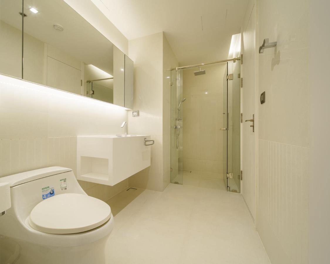 Sukhumvit 11#luxury#pool#gym#bts Nana&mrt Sukhumvit#1br#max2ppl Căn hộ