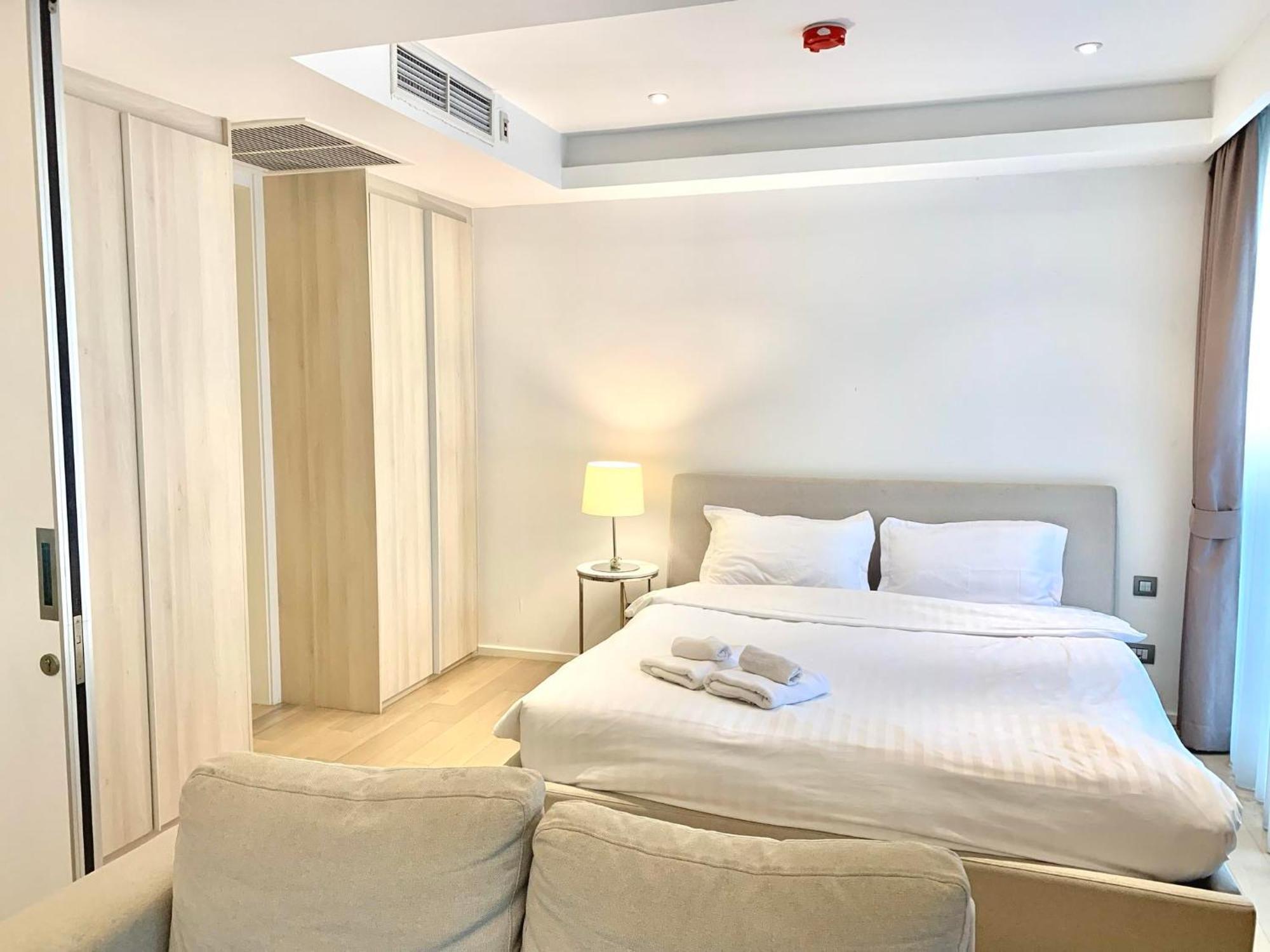 Sukhumvit 11#luxury#pool#gym#bts Nana&mrt Sukhumvit#1br#max2ppl Căn hộ Bangkok
