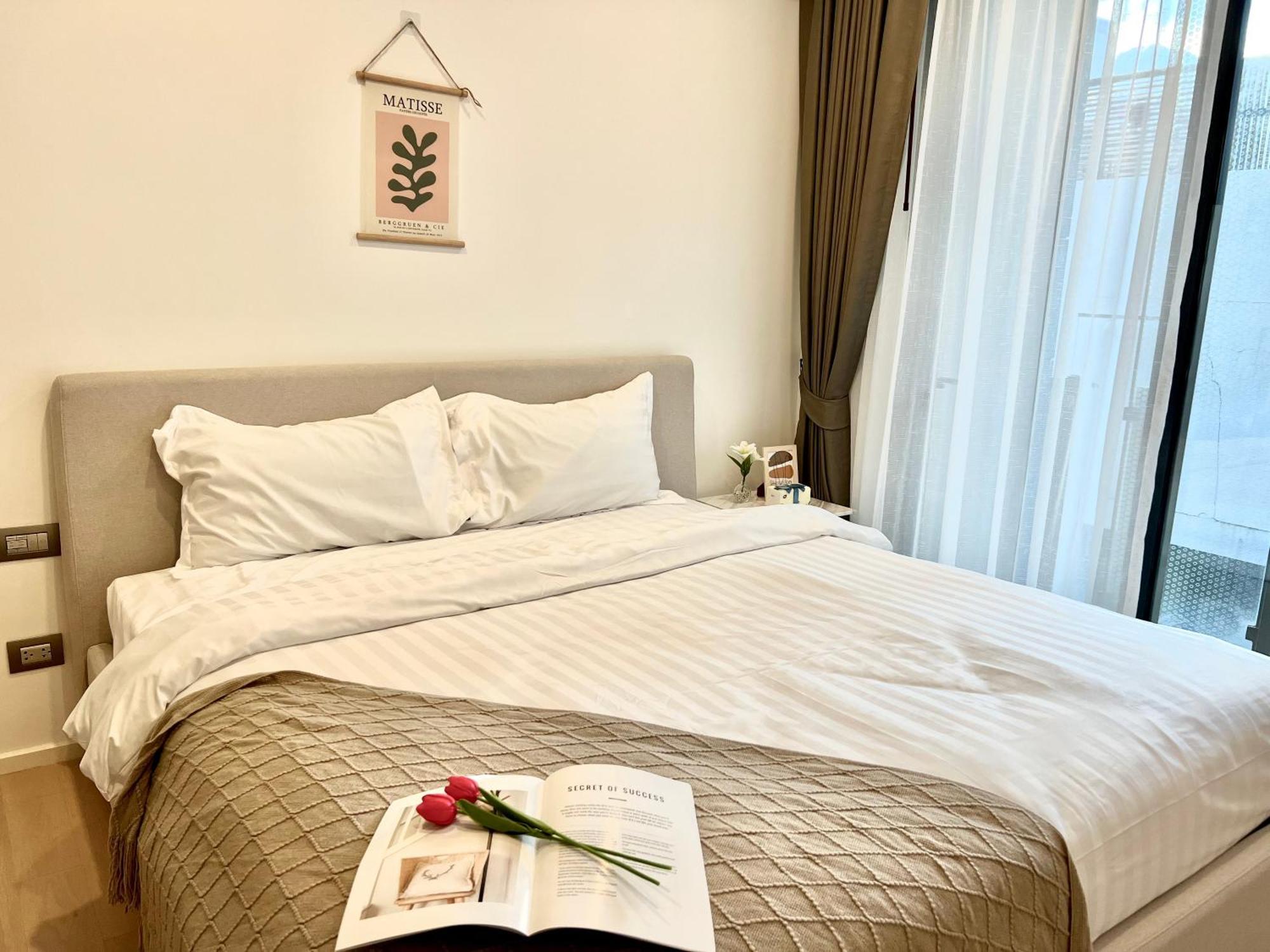 Sukhumvit 11#luxury#pool#gym#bts Nana&mrt Sukhumvit#1br#max2ppl Căn hộ *