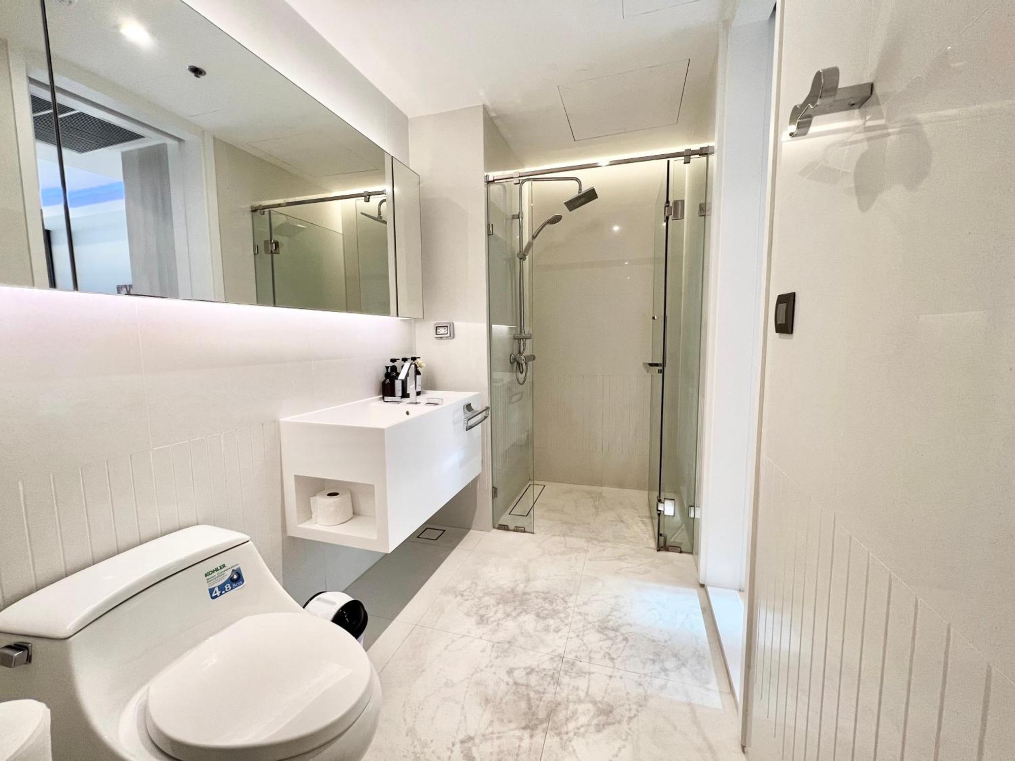 Sukhumvit 11#luxury#pool#gym#bts Nana&mrt Sukhumvit#1br#max2ppl Căn hộ Bangkok